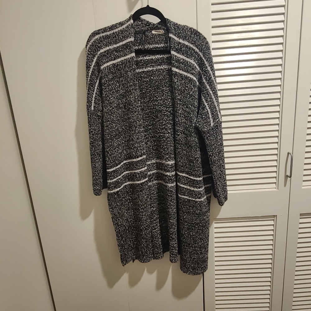 Long Black and White Cardigan - Picture 4 of 4